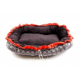 Спальные места и лежаки для собак в зоомагазине Petplus от мировых производителей